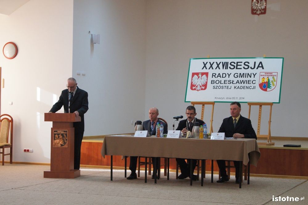 Trzy pary małżeńskie z rąk wójta otrzymały medale Prezydenta RP