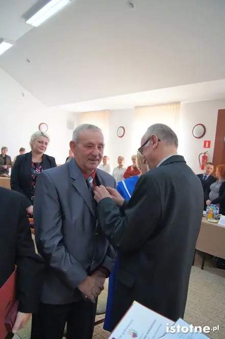 Trzy pary małżeńskie z rąk wójta otrzymały medale Prezydenta RP