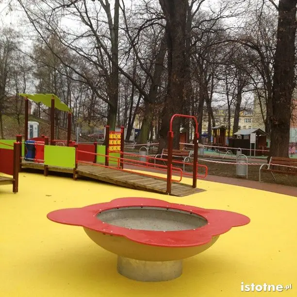 Plac wielopokoleniowy