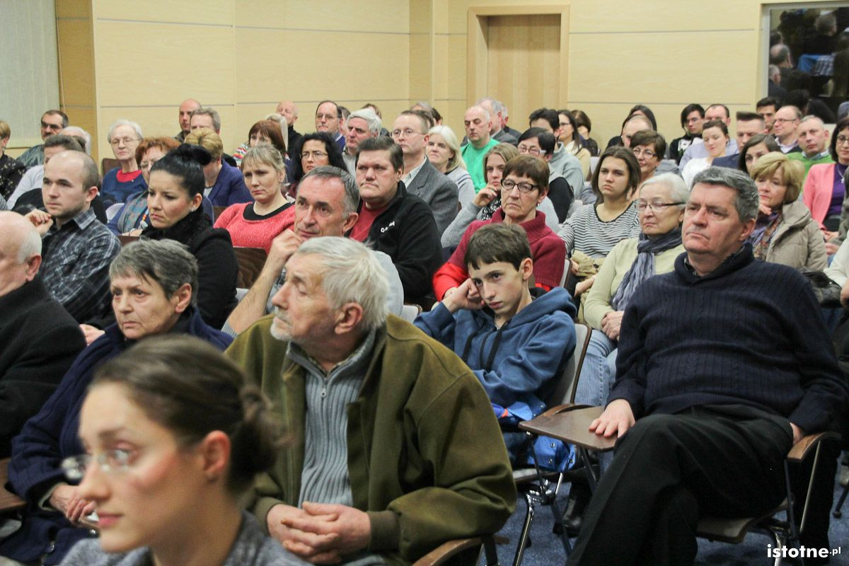 Publiczność na spotkaniu z księdzem Dariuszem Oko