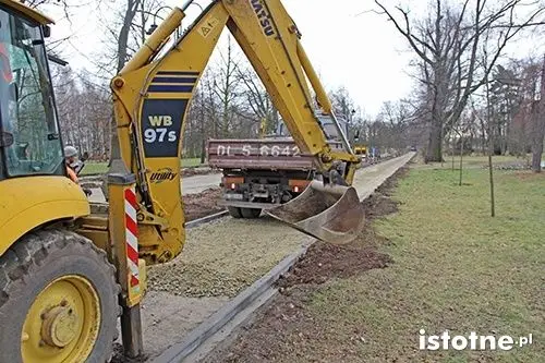Aleja Orła Białego pięknieje