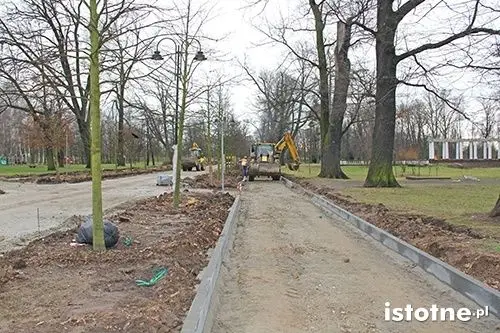 Aleja Orła Białego pięknieje