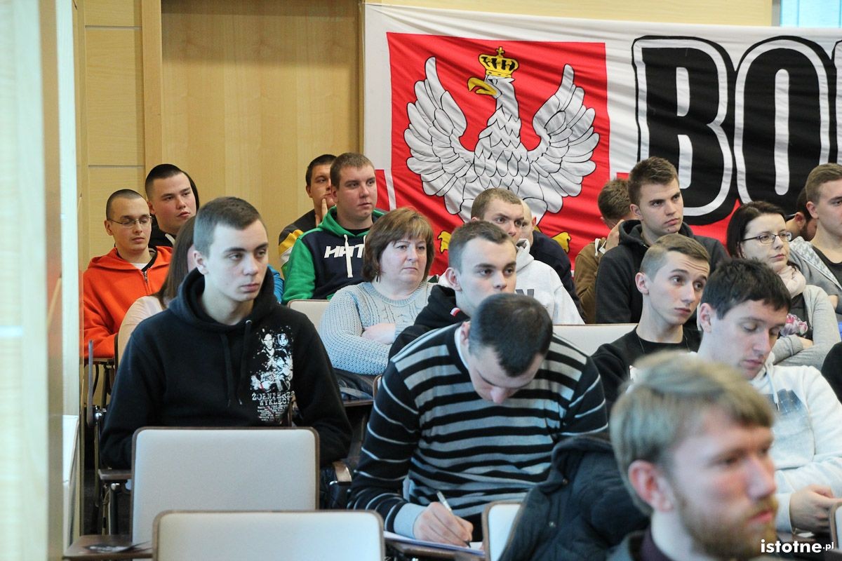 Uczestnicy spotkania z Krzysztofem Bosakiem