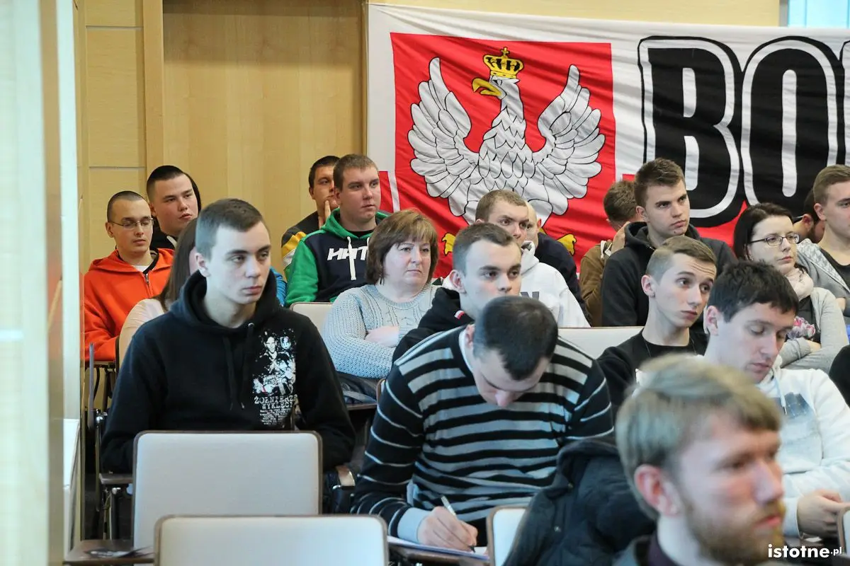 Uczestnicy spotkania z Krzysztofem Bosakiem