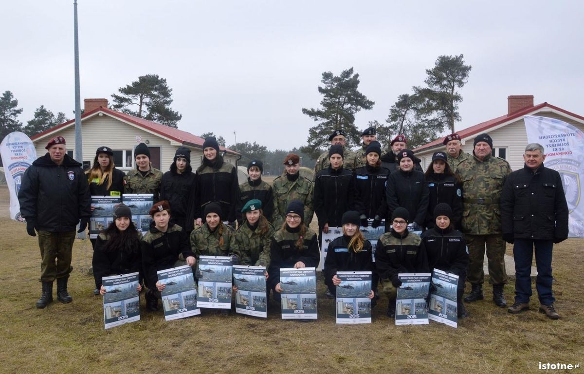 Poligonowe manewry młodzieży