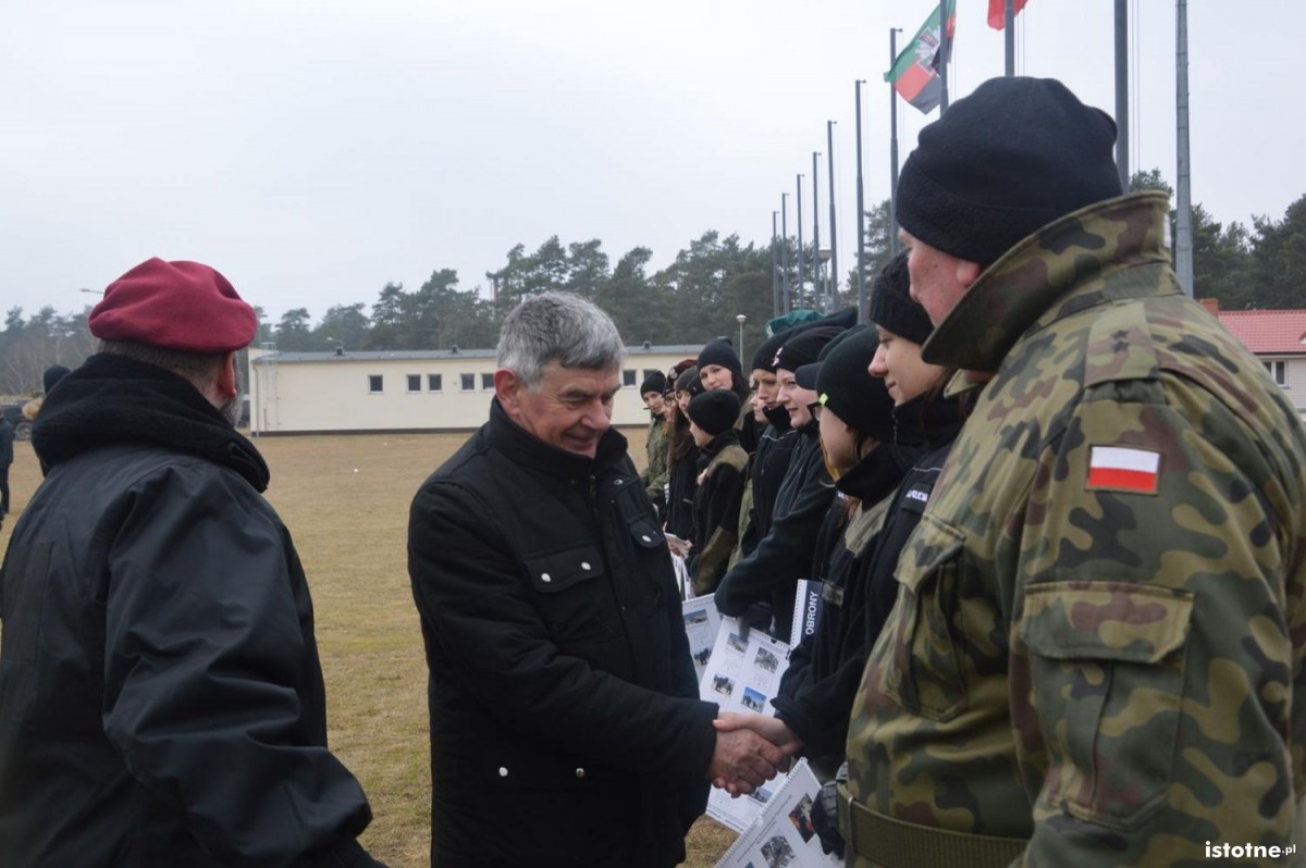 Poligonowe manewry młodzieży