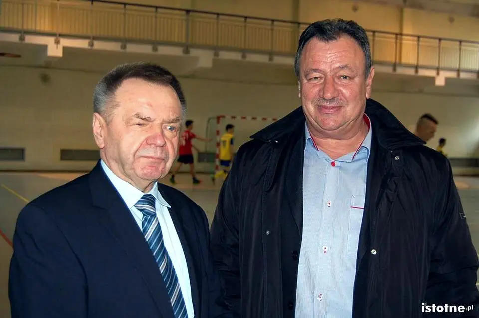 Członkowie Zarządu Powiatu: etatowy Stanisław Chwojnicki i nieetatowy Zbigniew Mitera