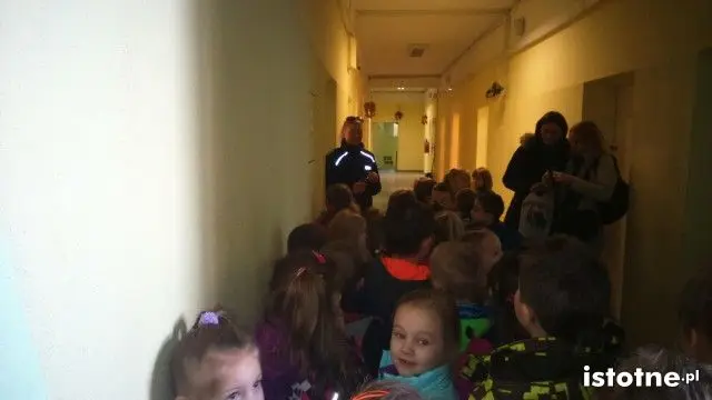 Przedszkolaki w komendzie