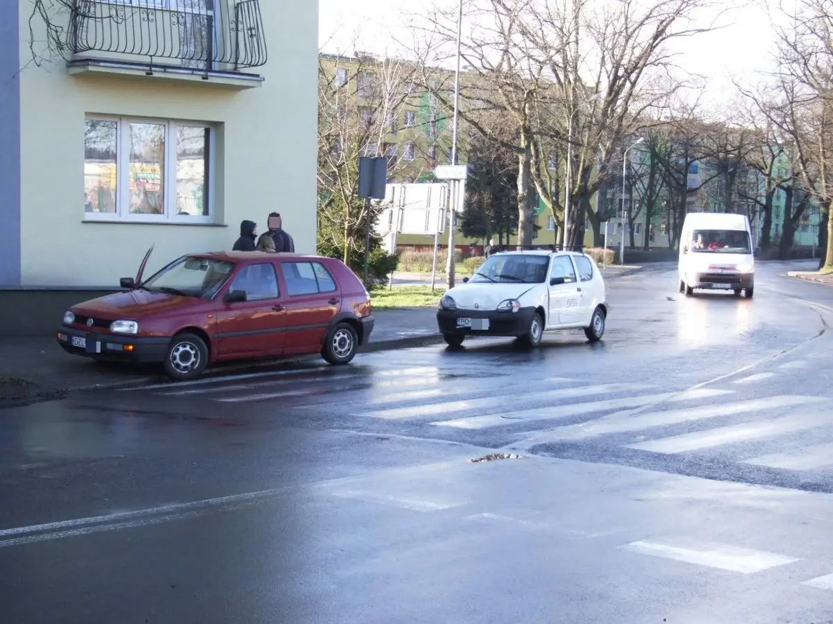 Kolizja aut na Spółdzielczej