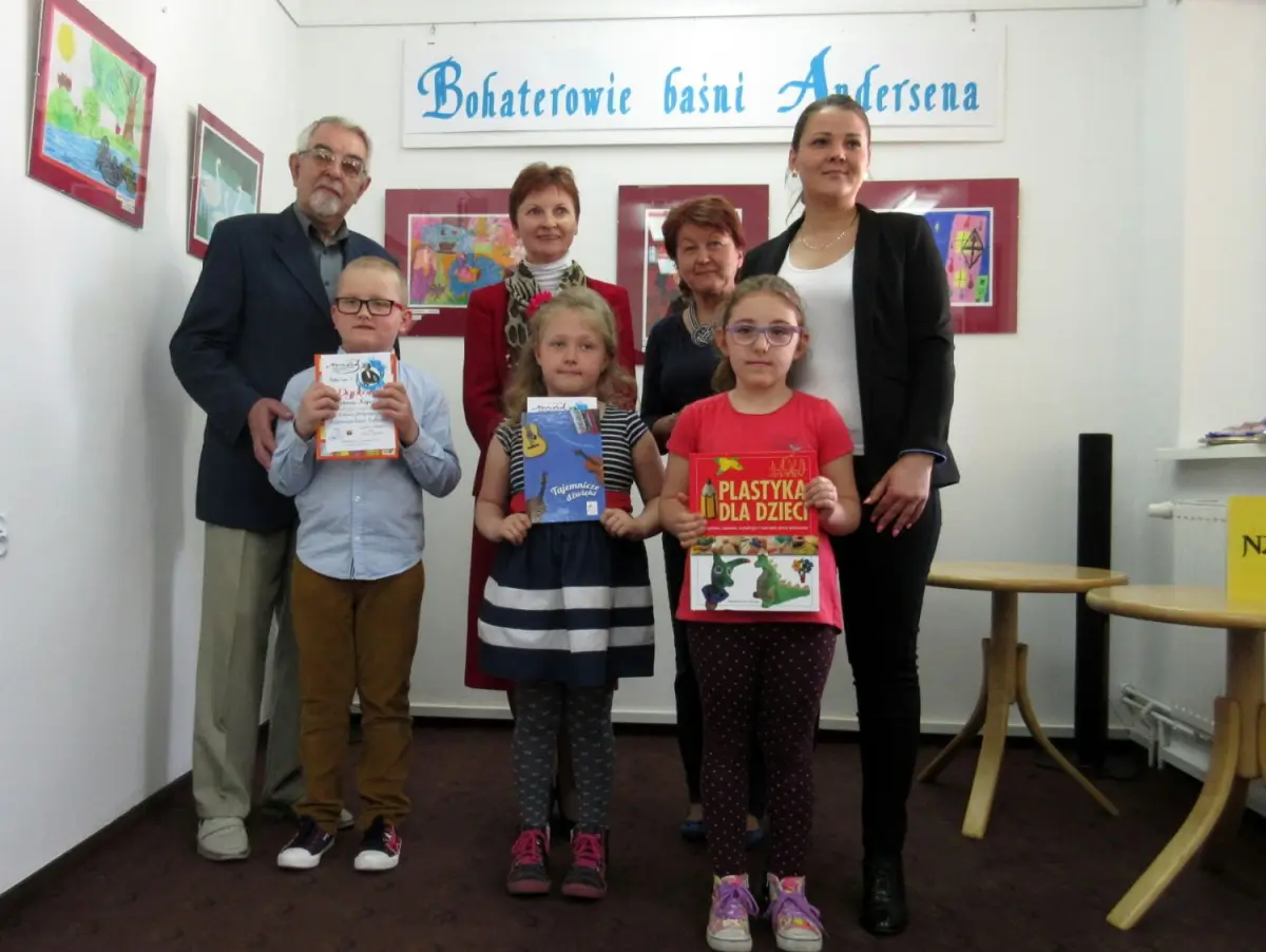 Laureaci konkursu plastycznego "Bohaterowie baśni Andersena"