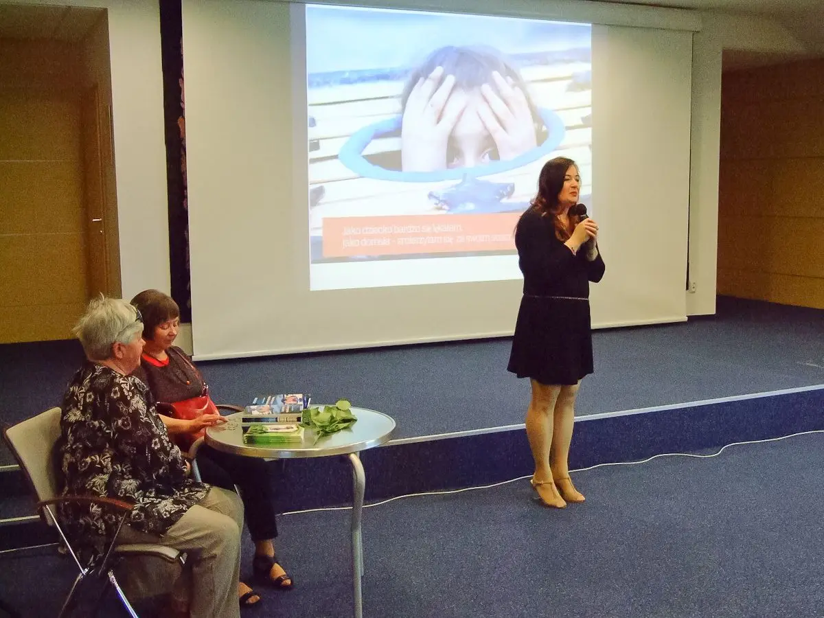 Promocja bajki Grażyny Hanaf pt. Dziewczynka-skrzynka