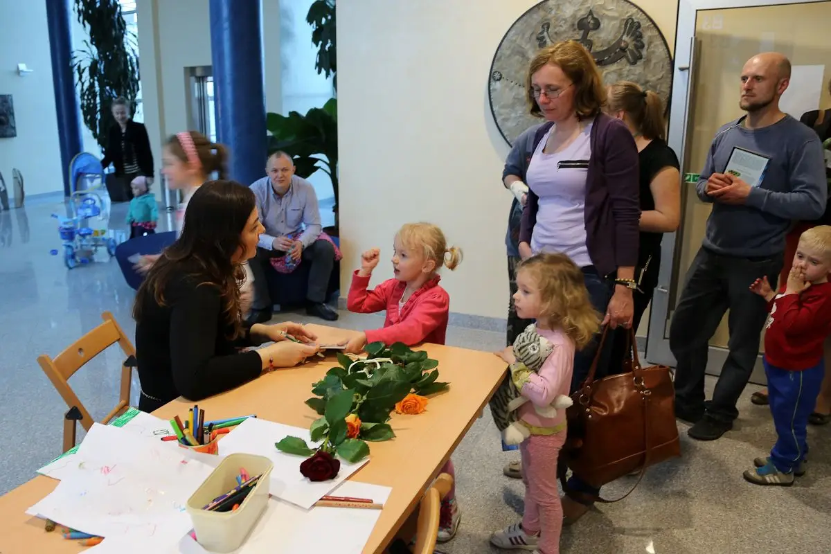 Promocja bajki Grażyny Hanaf pt. Dziewczynka-skrzynka