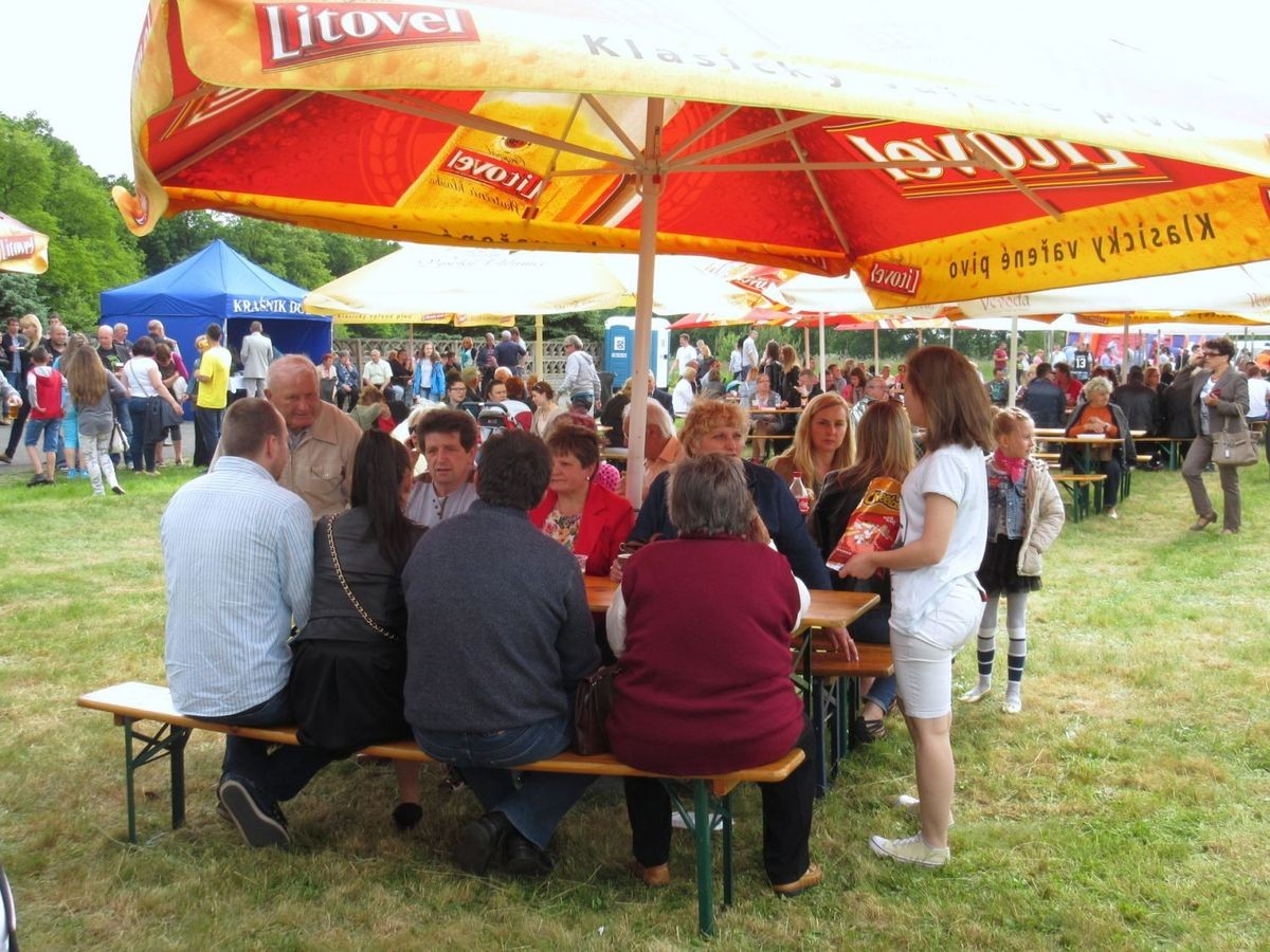 Festyn pierogowy w Dąbrowie