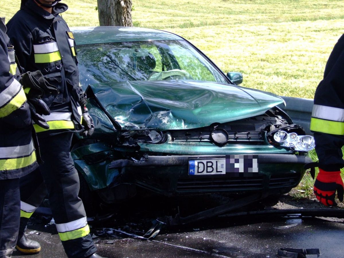 Czołowe zderzenie dwóch Volkswagenów
