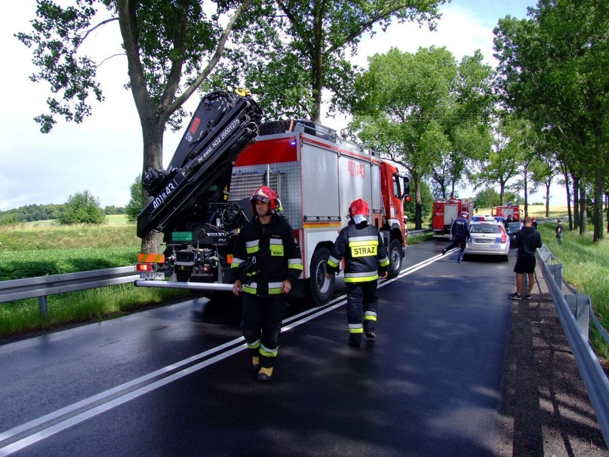 Czołowe zderzenie dwóch Volkswagenów