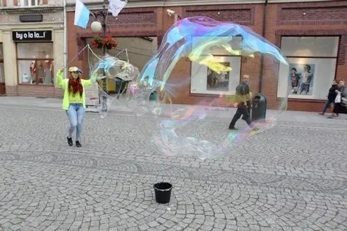 Witali lato wiankami i bańkami