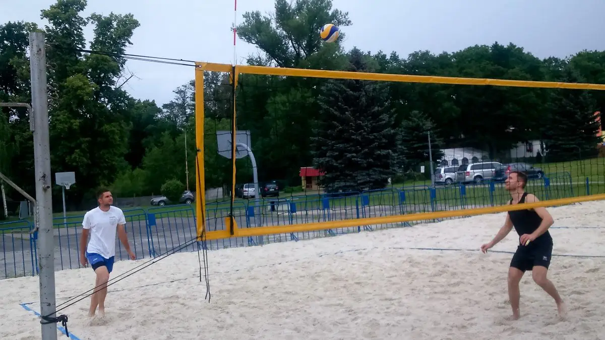 Turniej siatkówki plażowej