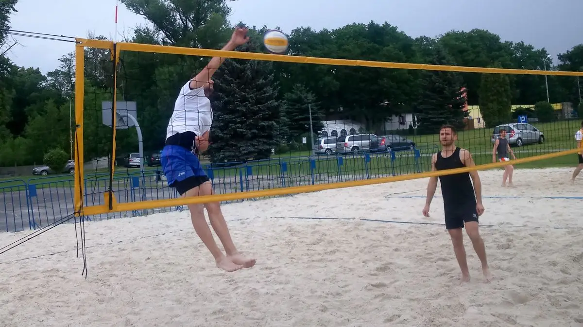 Turniej siatkówki plażowej