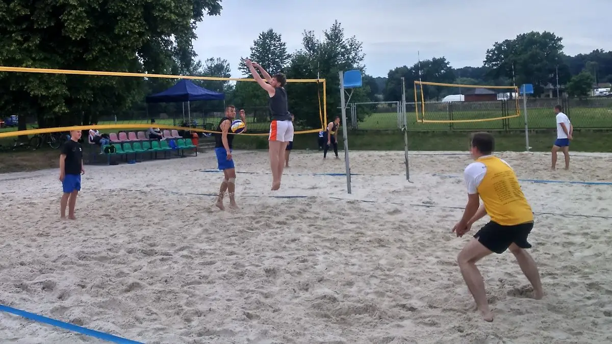Turniej siatkówki plażowej