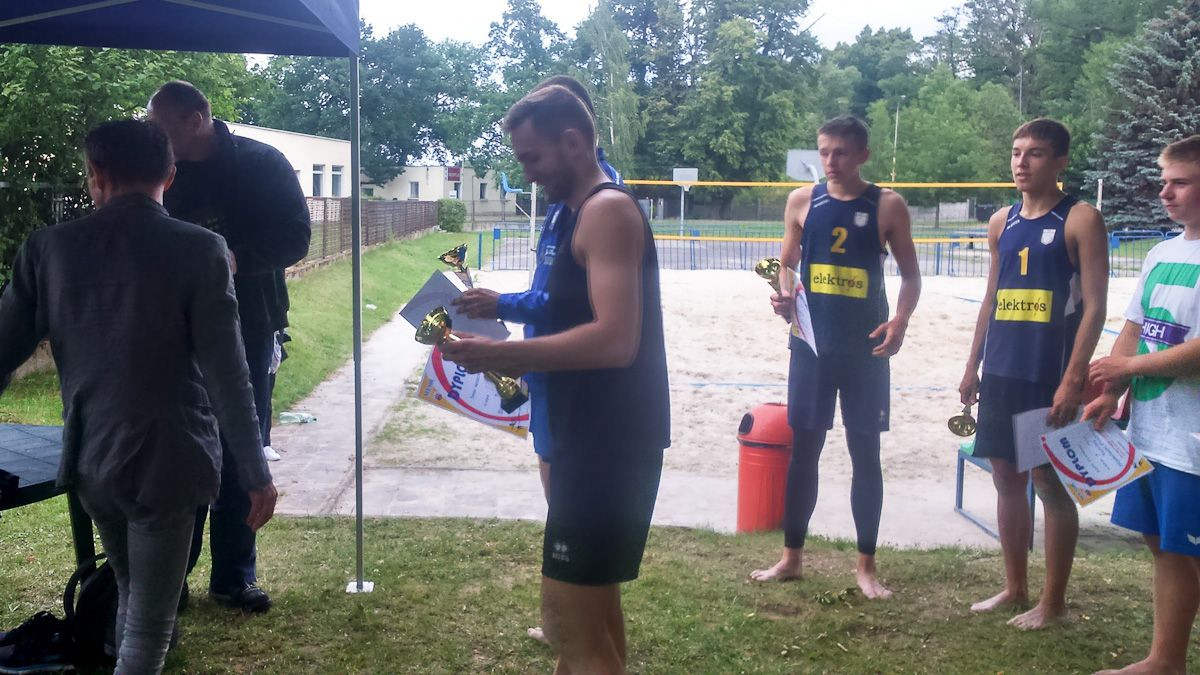 Turniej siatkówki plażowej