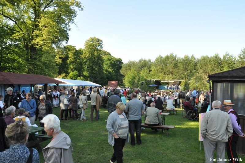 Nad Wodą Śpiewanie