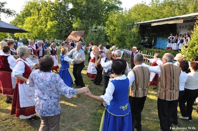 Nad Wodą Śpiewanie