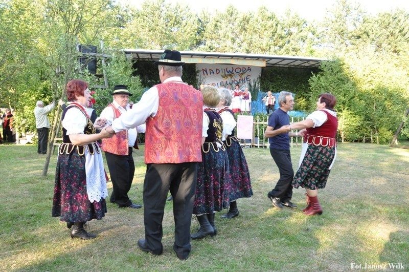 Nad Wodą Śpiewanie