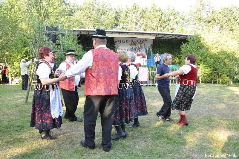 Nad Wodą Śpiewanie