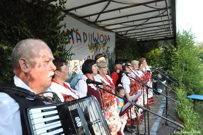 Nad Wodą Śpiewanie