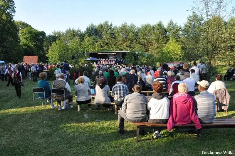 Nad Wodą Śpiewanie