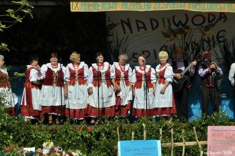 Nad Wodą Śpiewanie
