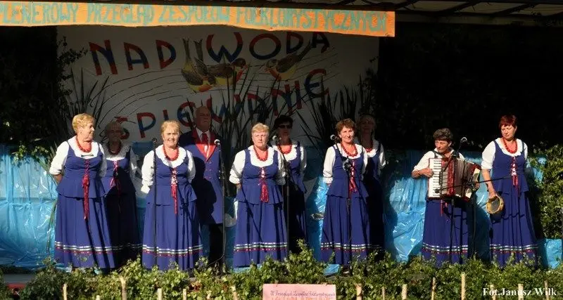 Nad Wodą Śpiewanie
