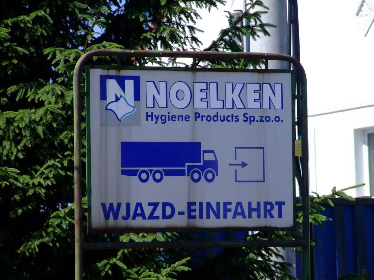 Wyciek gazu w dużej firmie w Nowogrodźcu