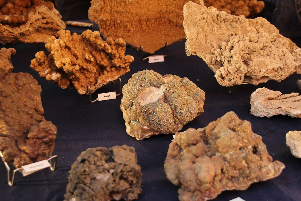 Minerały na stoiskach we Lwówku Śląskim