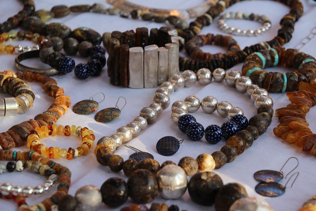 Minerały na stoiskach we Lwówku Śląskim