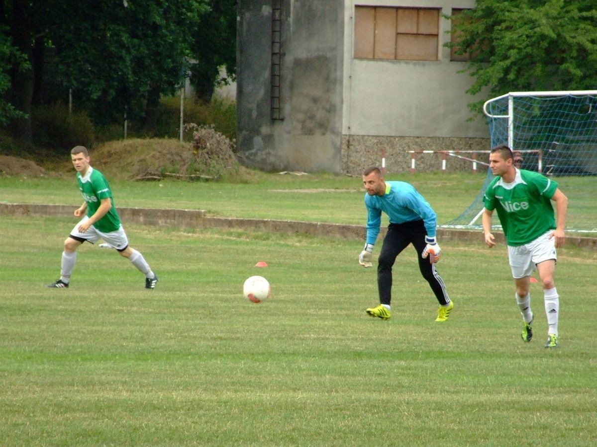 BKS pokonał Piasta Wykroty 2:1 w pierwszym sparingu