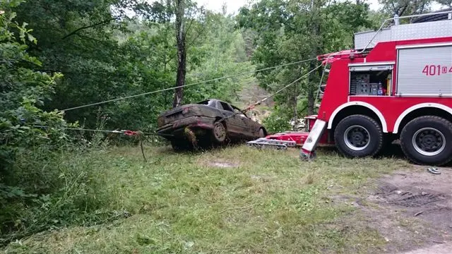Samochód pod wodą!