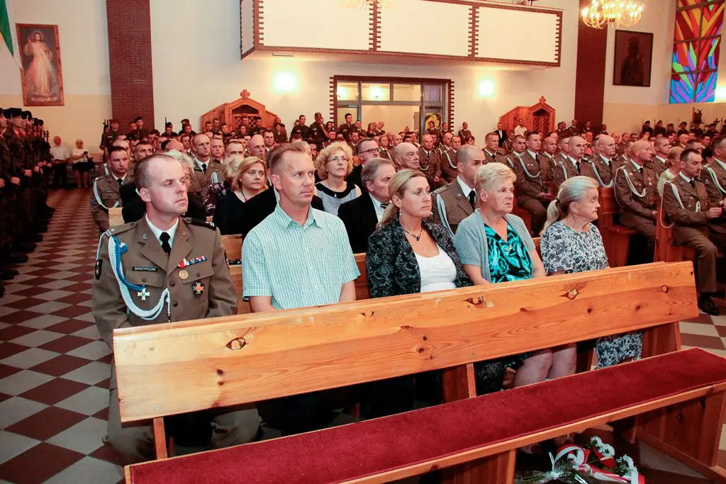 Żołnierze 10 Brygady Kawalerii Pancernej świętują