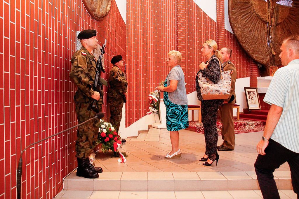 Żołnierze 10 Brygady Kawalerii Pancernej świętują