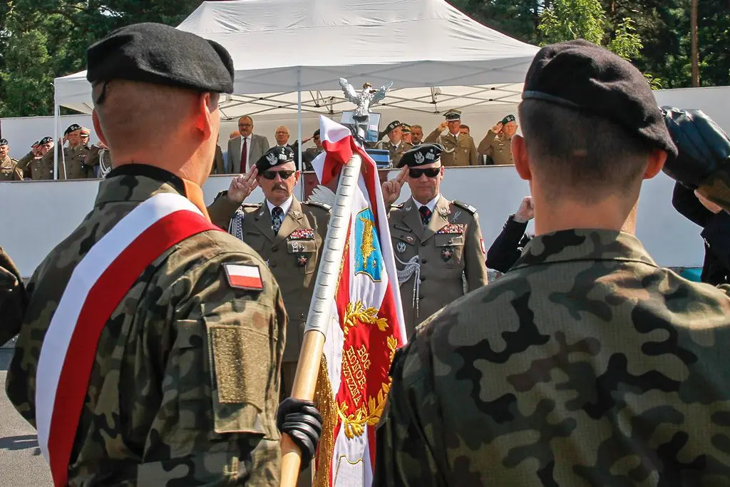 Żołnierze 10 Brygady Kawalerii Pancernej świętują