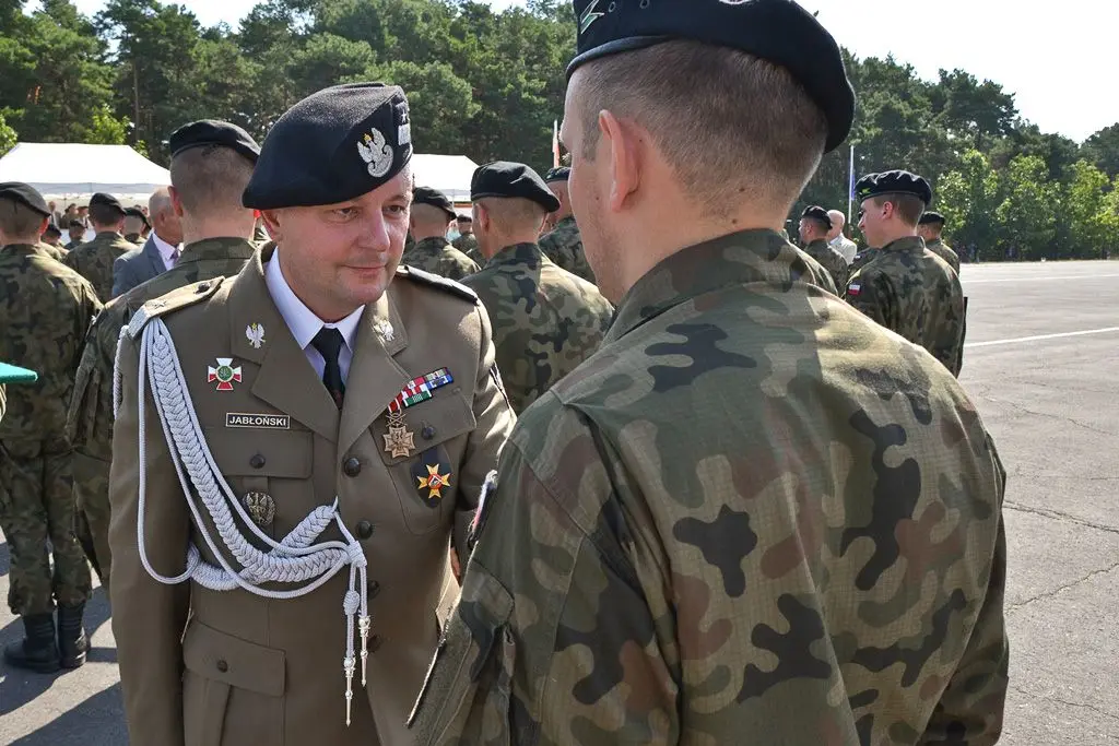 Żołnierze 10 Brygady Kawalerii Pancernej świętują