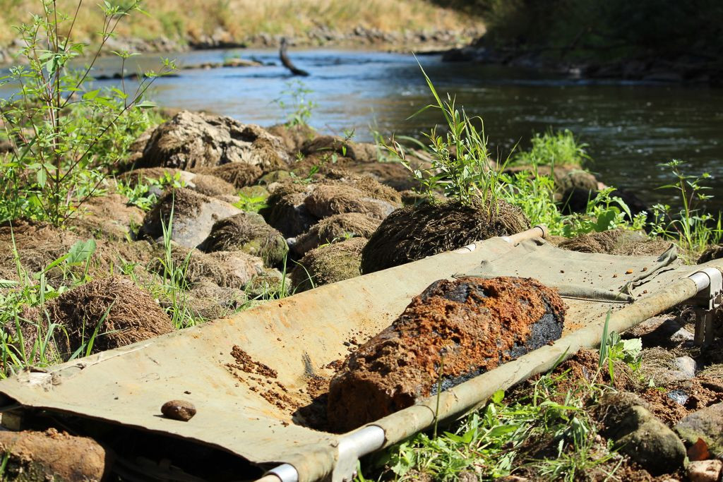 25 bomb lotniczych w korycie Bobru