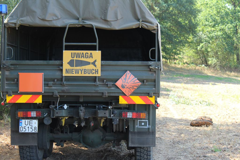 25 bomb lotniczych w korycie Bobru