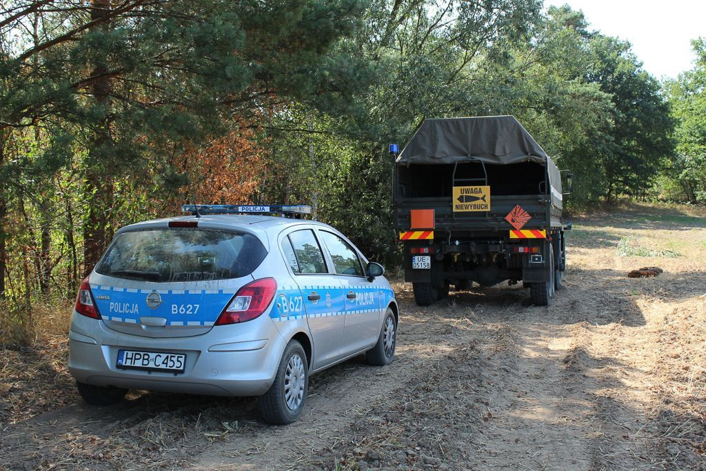 25 bomb lotniczych w korycie Bobru