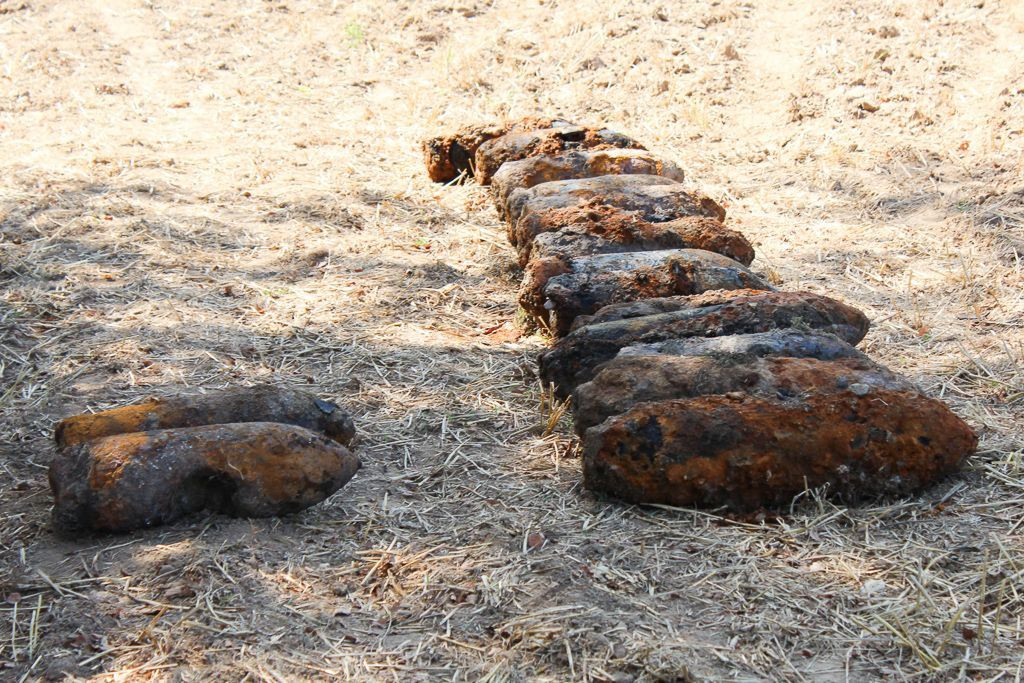 25 bomb lotniczych w korycie Bobru