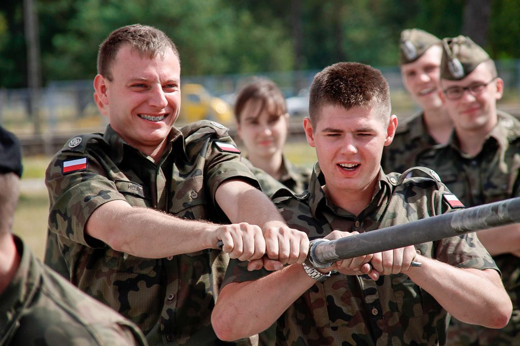 Pancerniacy dla przyszłych lotników