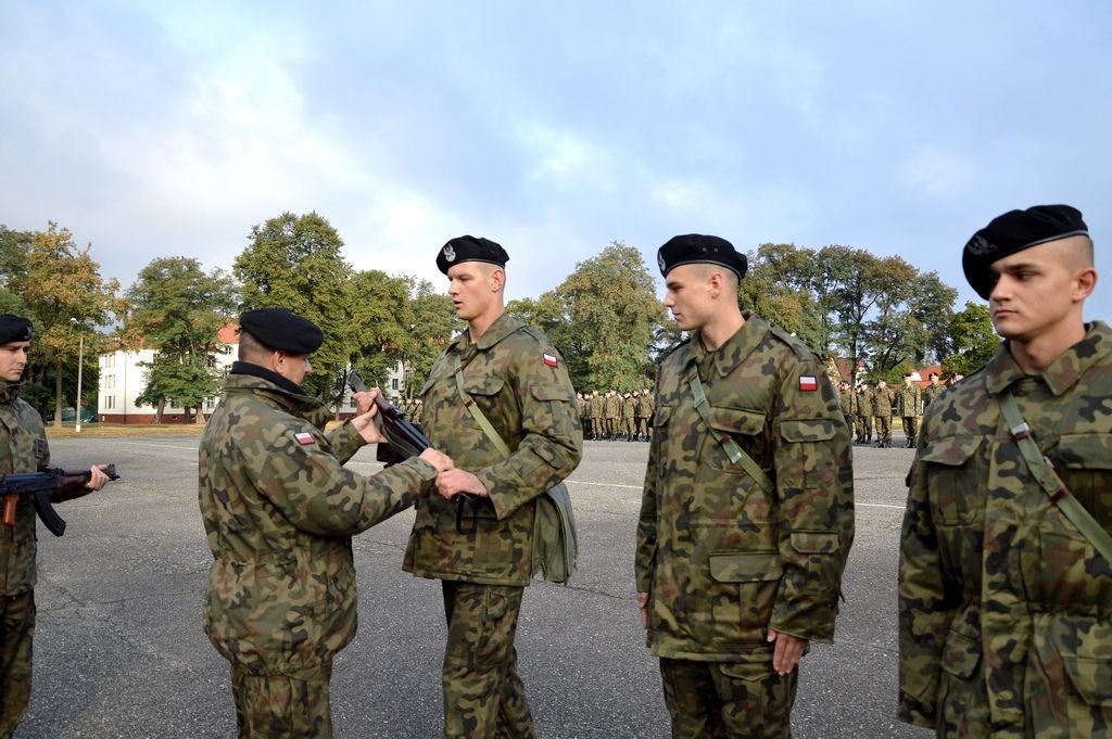 23 Śląski Pułk Artylerii: Wręczenie broni elewom