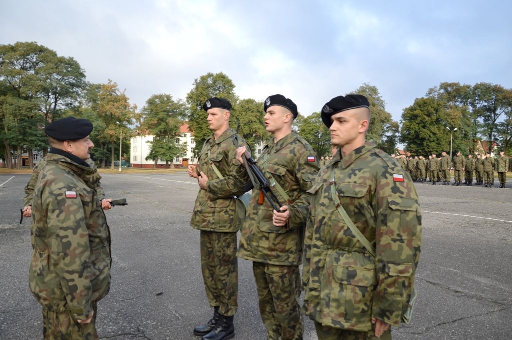 23 Śląski Pułk Artylerii: Wręczenie broni elewom