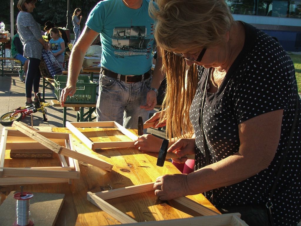 Chobienia. Kraina miodem płynąca