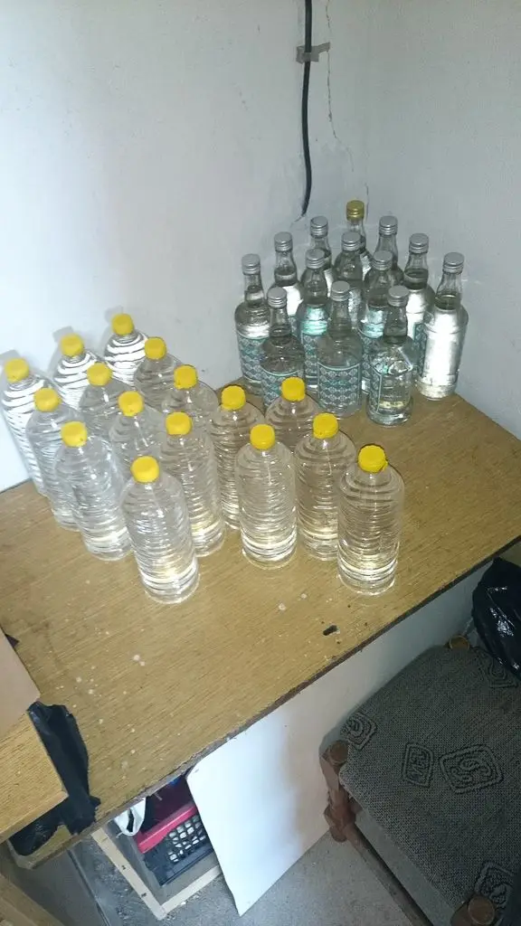 Wpadł z nielegalnym tytoniem i alkoholem